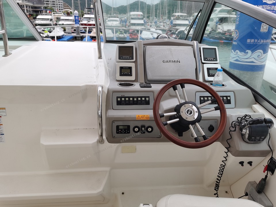 Chaparral 330